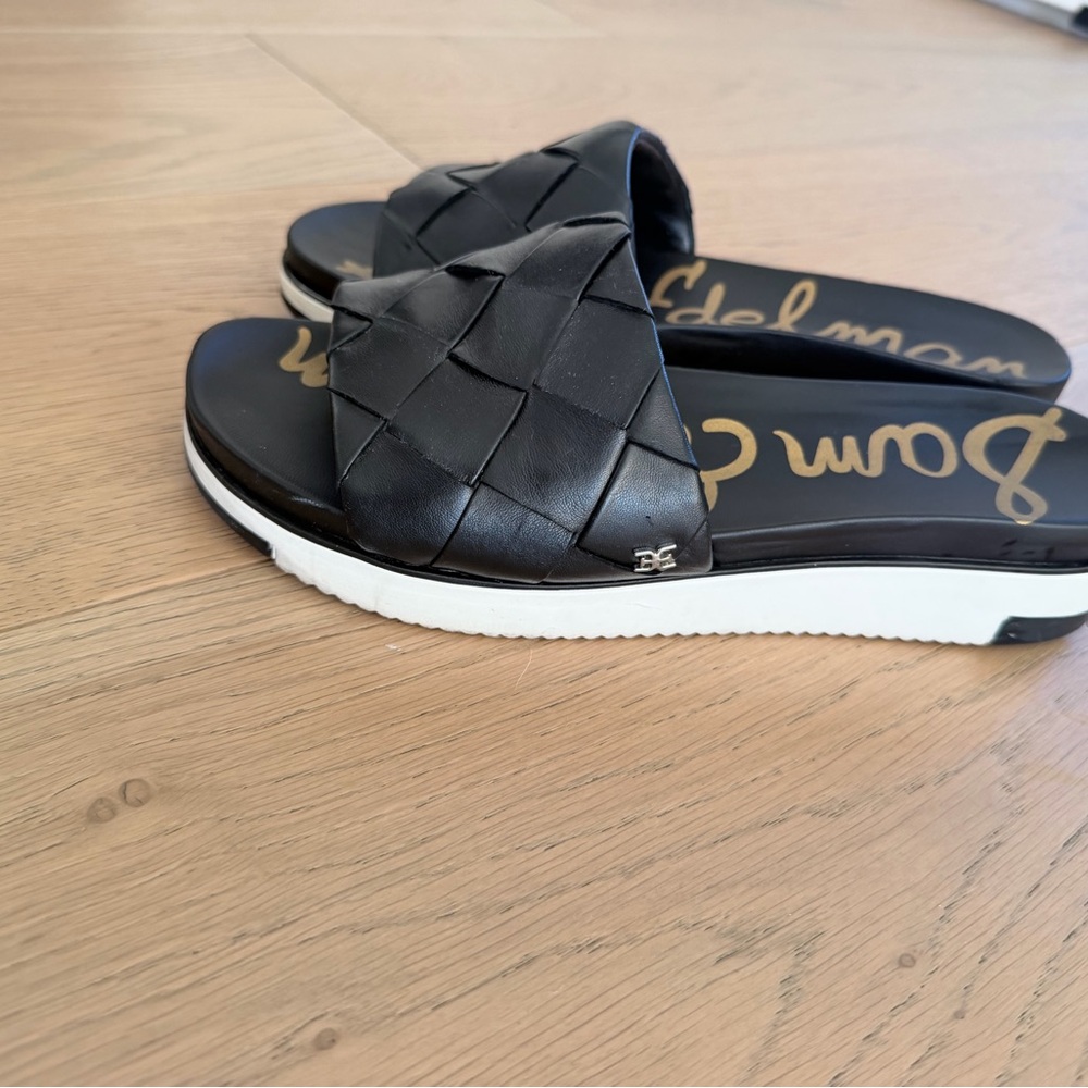 Sam Edelman Black Woven Slide Sandals with Gold Logo - Picture 4 of 5